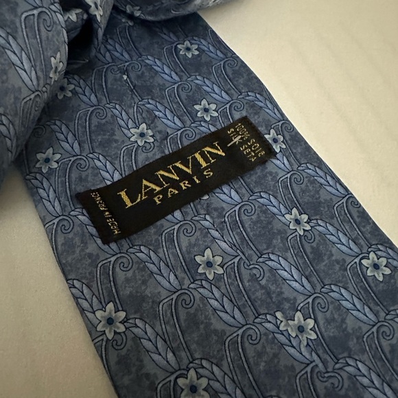 Lanvin
Floral pattern-jacquard silk tie - Picture 3 of 5